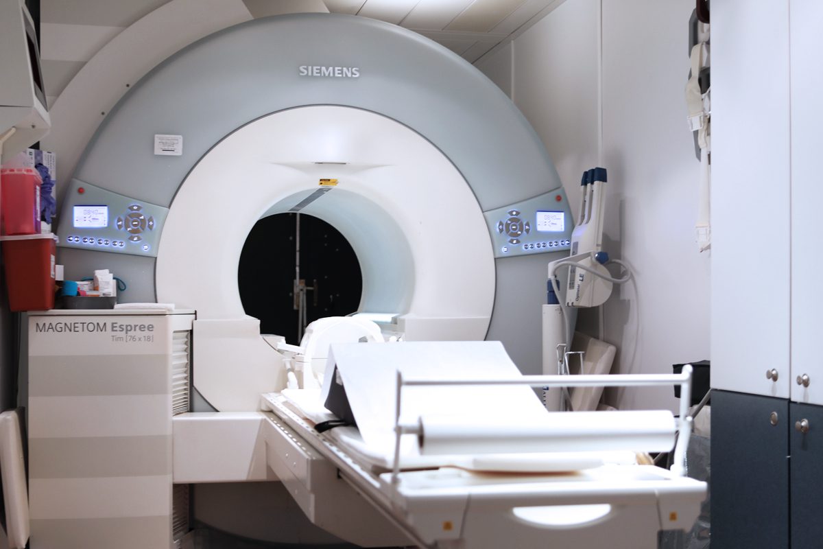 Metrolina-Neurological-Associates-MRI-machine